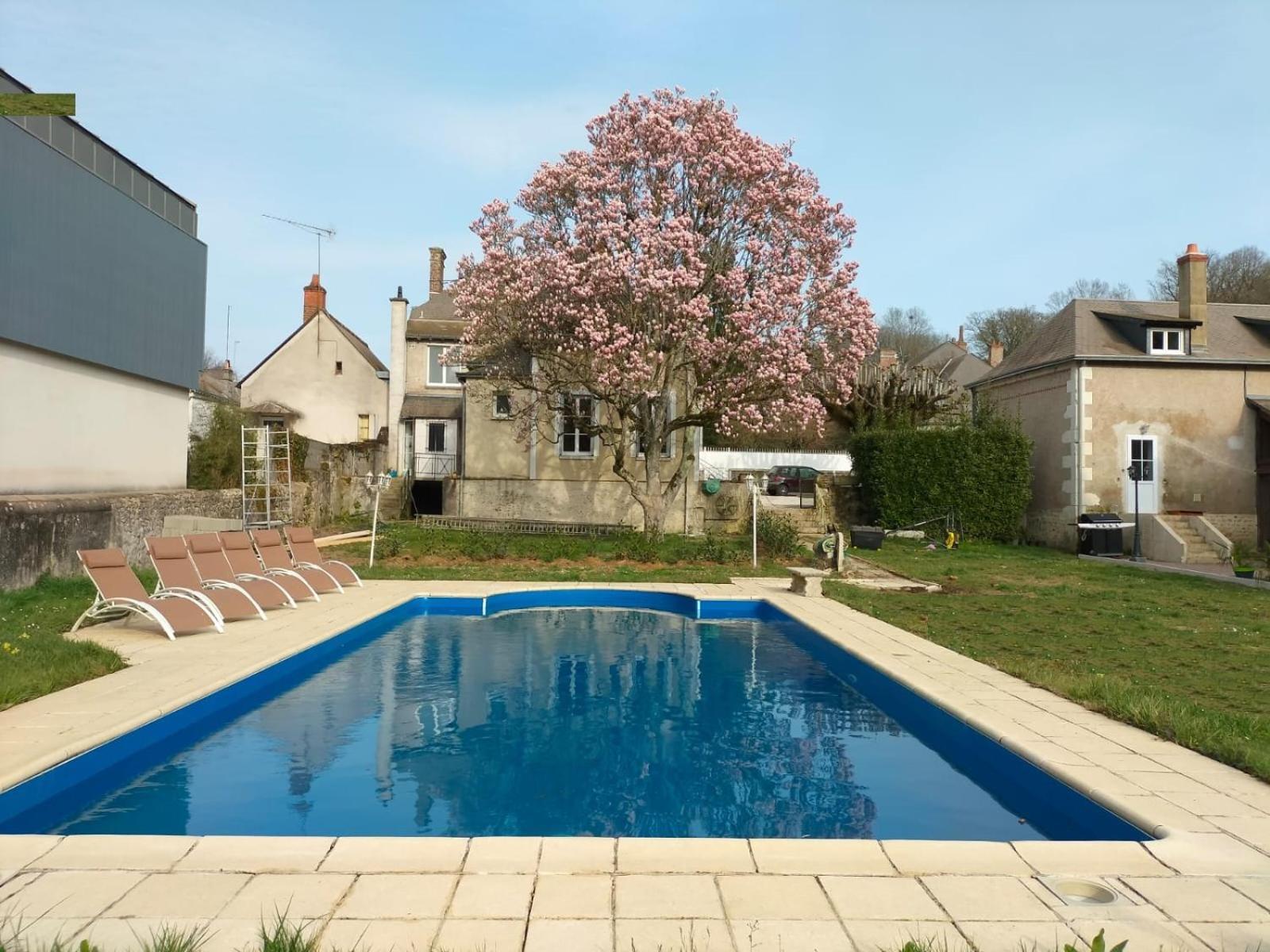 Le Domaine Du Cerf - Gites, Nature Et Spa Saint-Ouen-les-Vignes Exterior photo